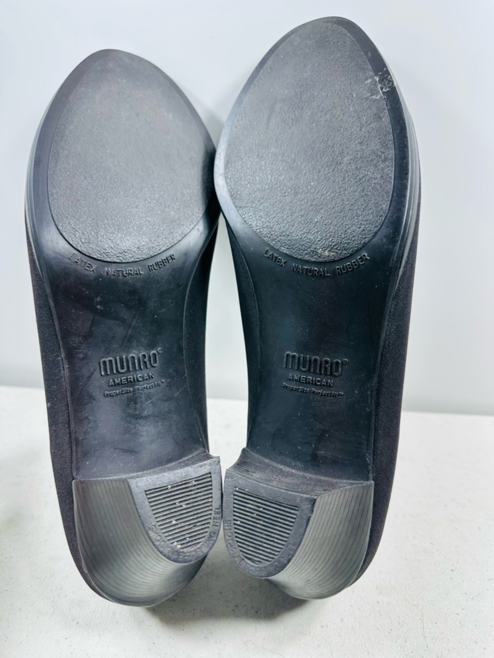 Munro American Shoes 9,5M Womens Brown Almond Toe Pumps 2" Cuban Heels - Picture 6 of 7